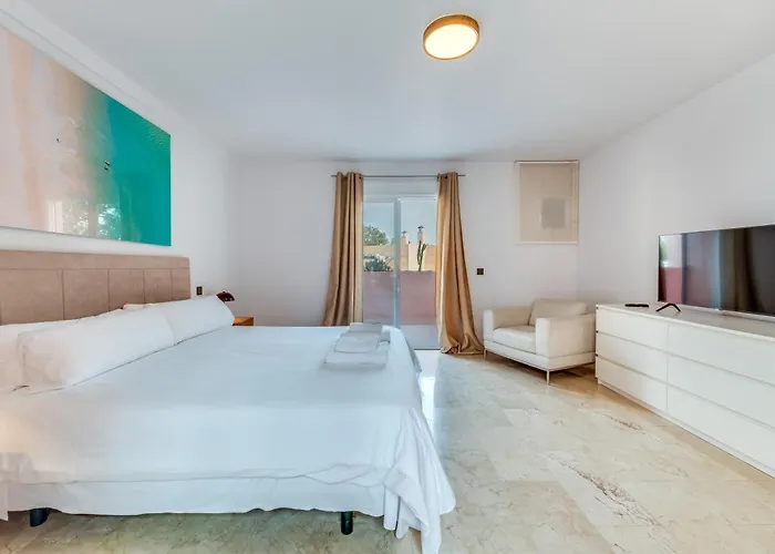 Fantastico Atico Duplex En Primera Linea De Golf 아파트